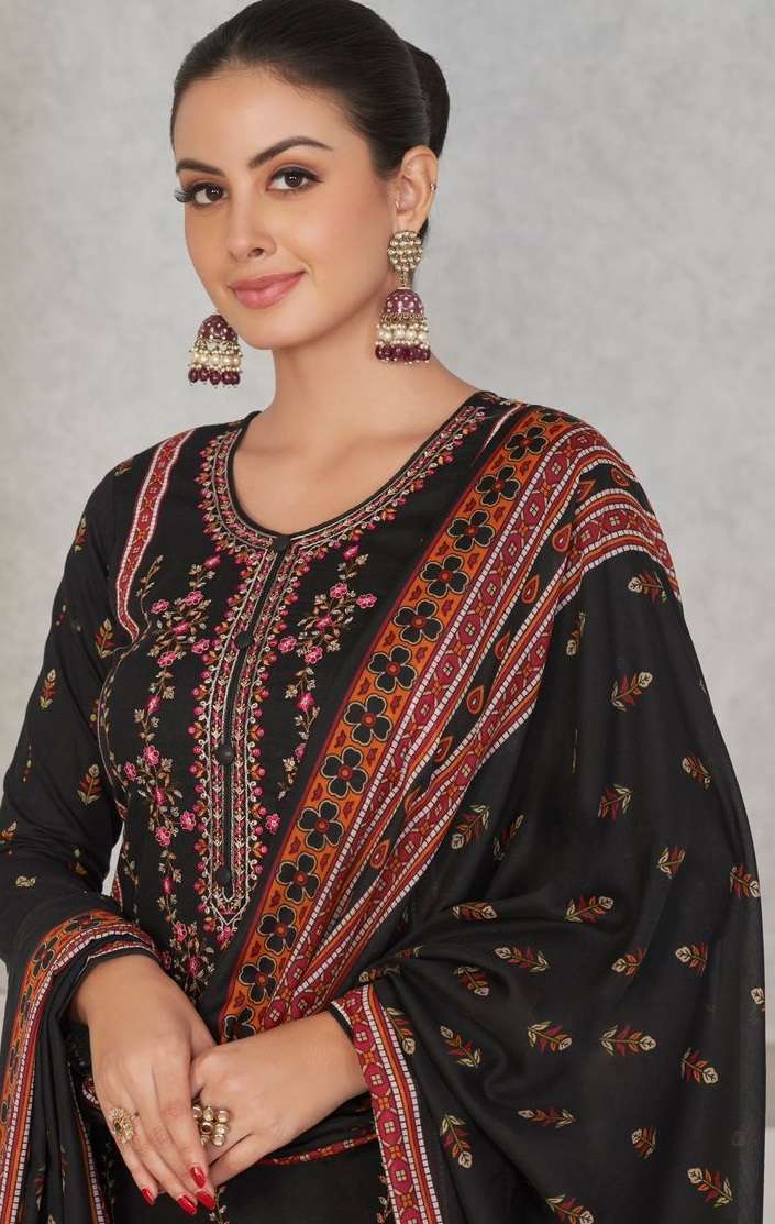 SCARLET LAWN VOL - 2 Open Pic by JIHAN